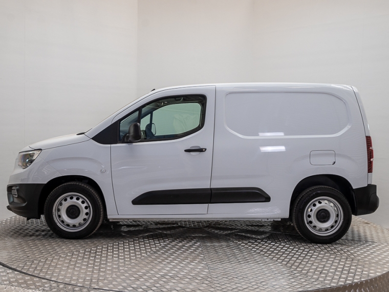 Opel Combo  1.5td Essentia Mt6 E6 2024 Usado  Usado en Pompeyo