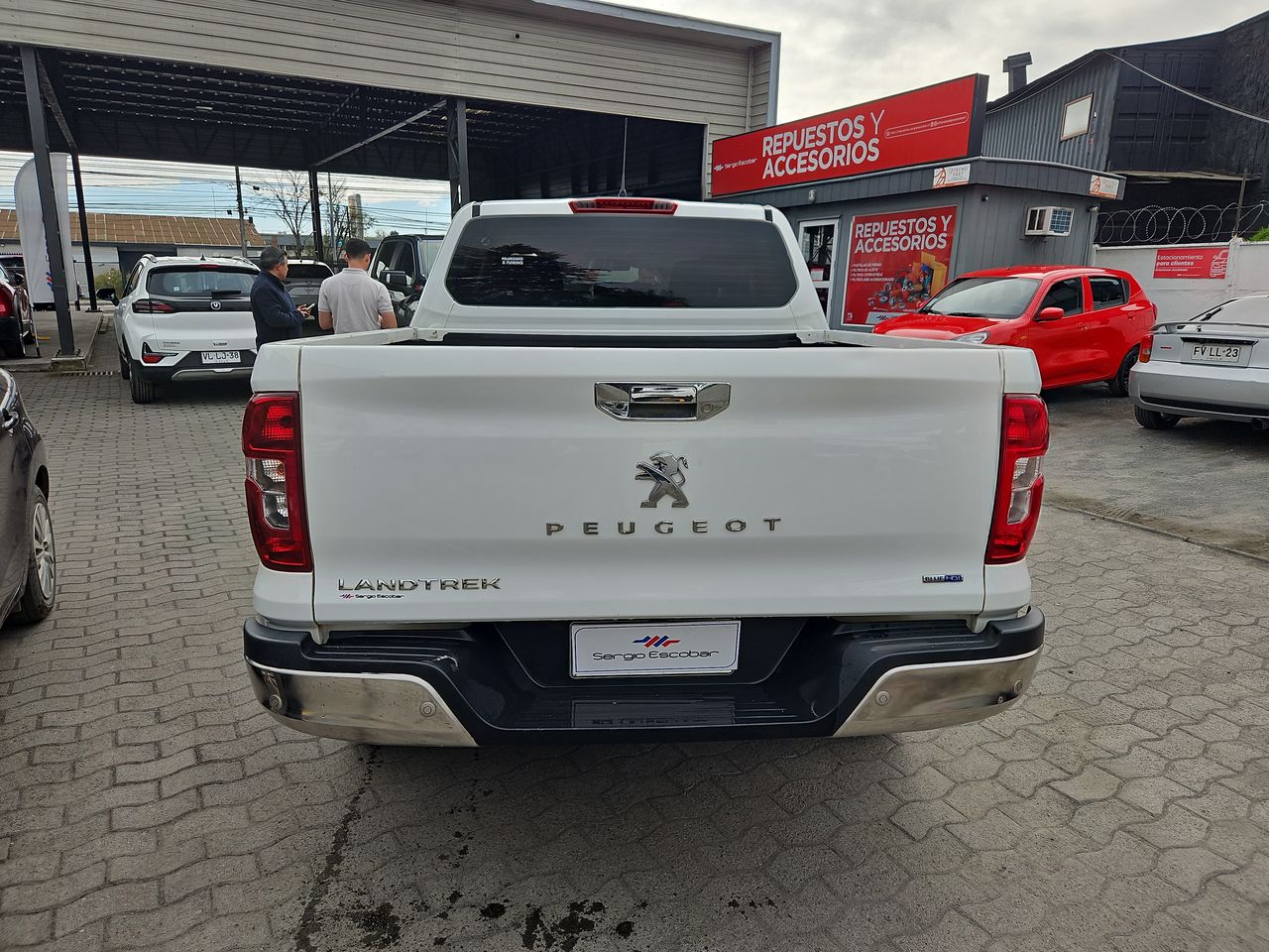 Peugeot Landtrek Landtrek Bluehdi 4x4 2.2 Aut 2023 Usado  Usado en Webautos.cl