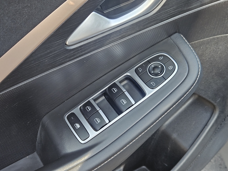 Omoda C5 — foto 18 de 21