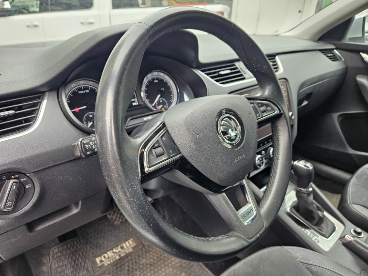 Skoda Octavia Octavia Scout 4x4 2.0 Aut Diesel 2019 Usado en Rosselot Usados