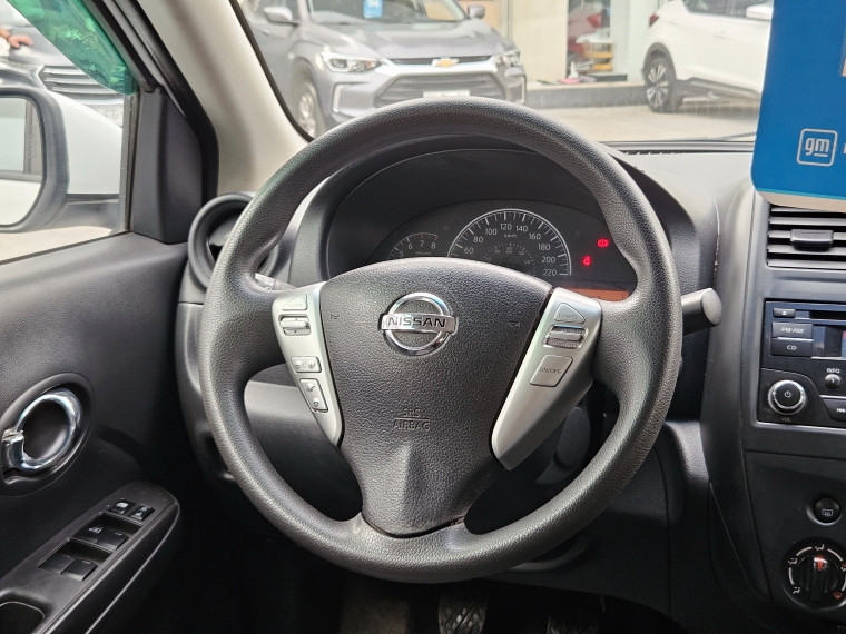 Nissan Versa 1.6 Sense  Mt 2015 Usado  Usado en Kovacs Usados