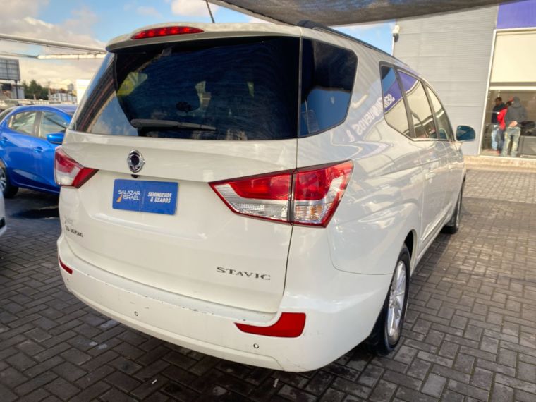 Ssangyong Stavic 2.2 Diesel 2wd Mt 5p 2018 Usado  Usado en Webautos.cl