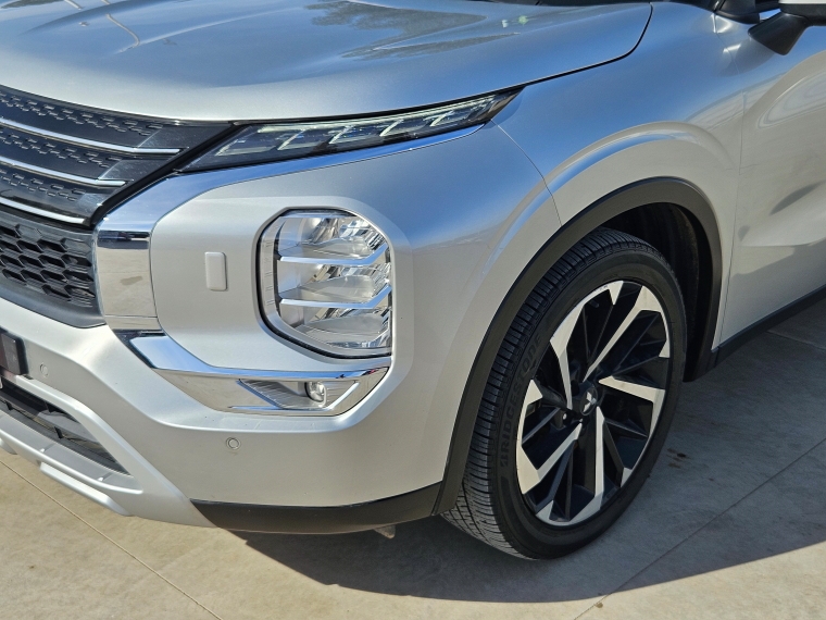 Mitsubishi New outlander Outlander Gls 4x4 2.5 At 2024 Usado en Rosselot Usados