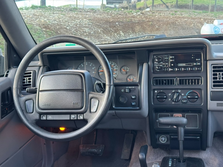 Jeep Grand cherokee Laredo 1994 Usado en G Autos Automotriz - G Autos