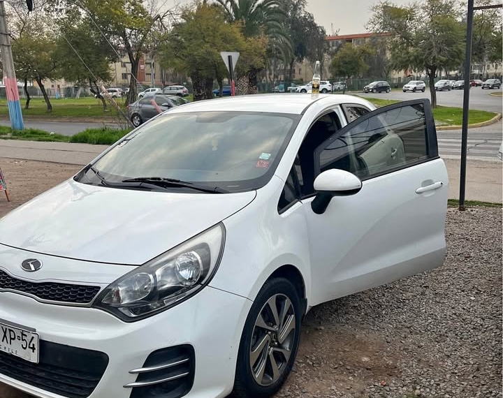 KIA RIO 5 2016