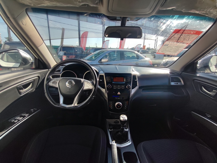 Ssangyong Tivoli Tivoli Gas 4x2 1.6 Mt Tv1011 2019 Usado en Rosselot Usados