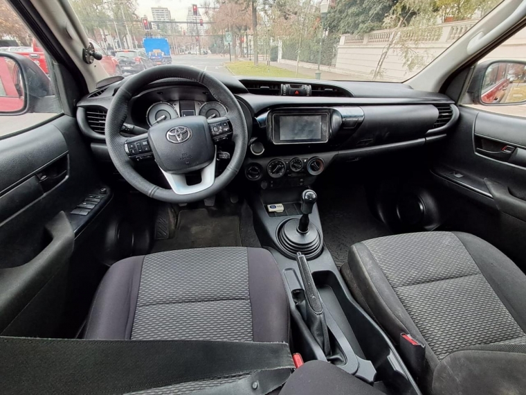 TOYOTA HILUX DX 4X4 2.4 - imagen 14
