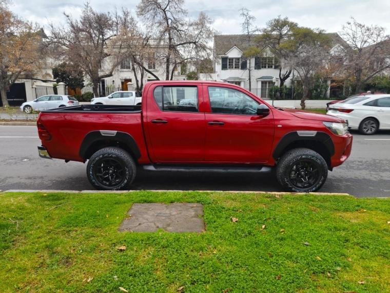 Toyota Hilux — foto 6 de 18
