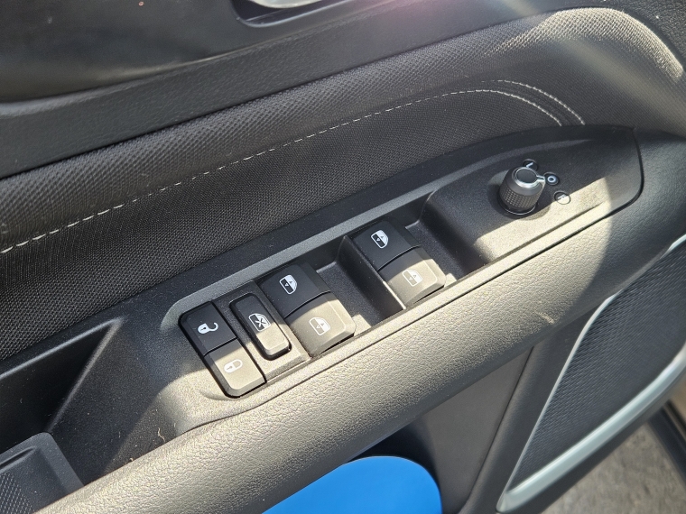 Jeep Compass — foto 13 de 20