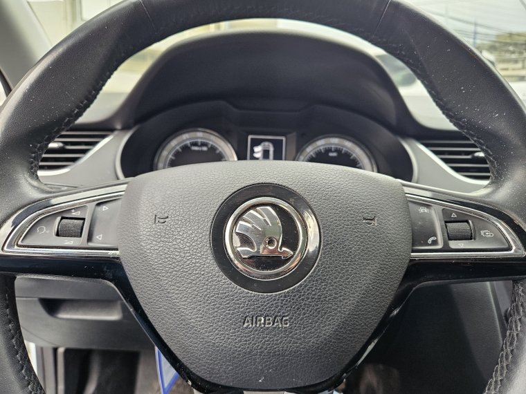 Skoda Octavia Octavia Scout 4x4 2.0 Aut Diesel 2019 Usado en Rosselot Usados