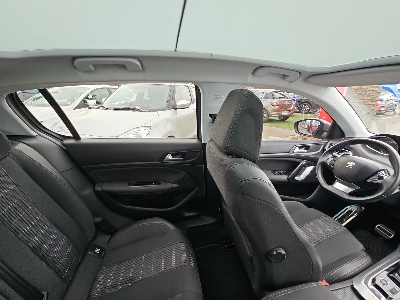 Peugeot 308 308 Blue Hdi 130 Eat8 1.5 Aut 2022 Usado en Usados de Primera - Sergio Escobar