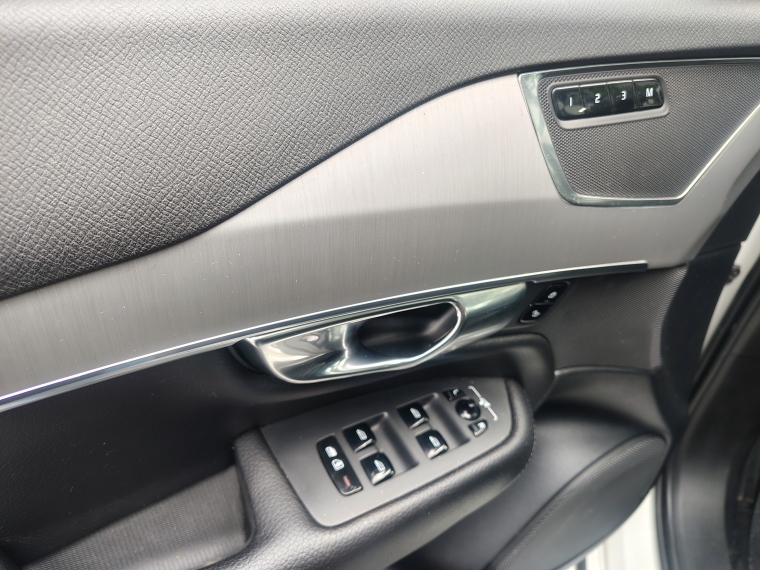 Volvo Xc90 2.0 B6 Momentum At 4x4 Hibrido 2022 Usado  Usado en Kovacs Usados