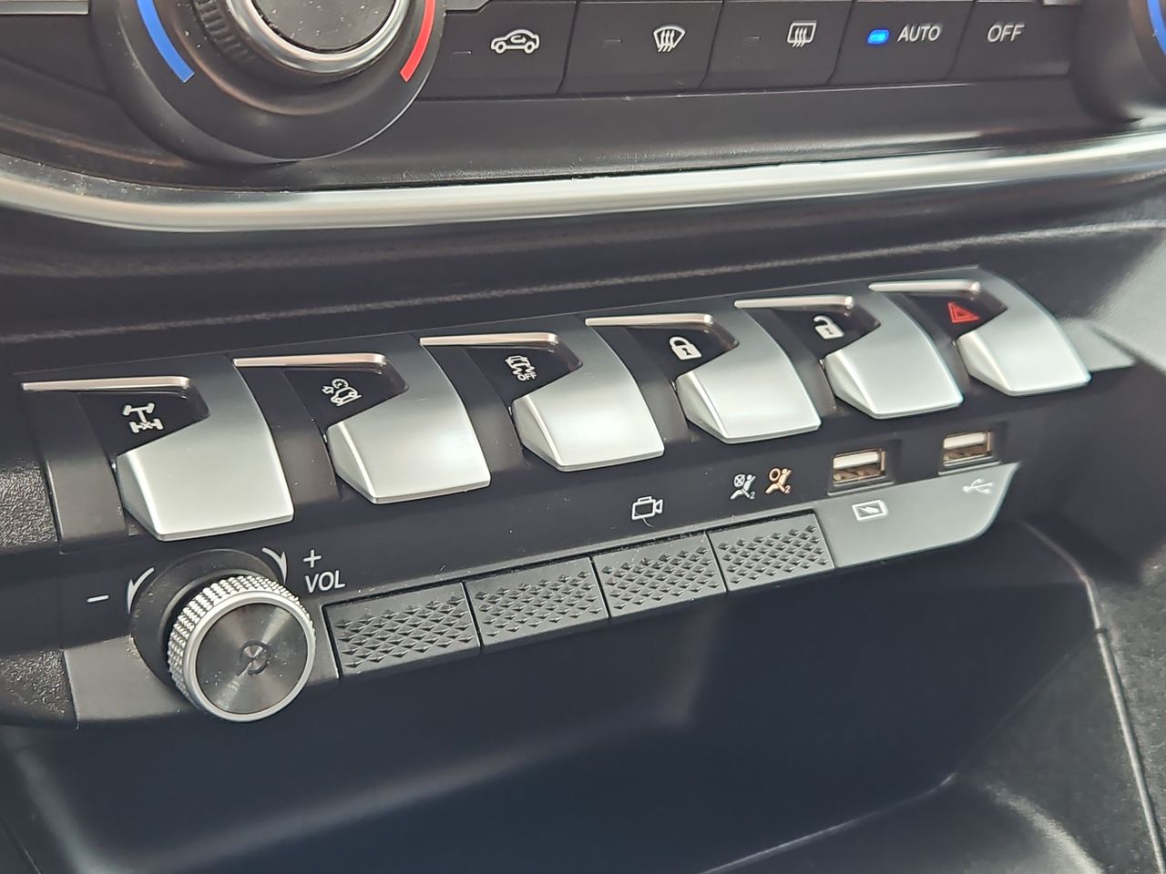Peugeot Landtrek Landtrek Bluehdi 4x4 2.2 Aut 2024 Usado en Usados de Primera - Sergio Escobar