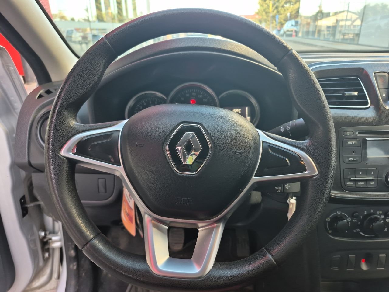 Renault Symbol Symbol Zen 1.6 2018 Usado Usado en Webautos.cl Renault Symbol Symbol Zen 1.6 2018 Usado Usado en Webautos.cl