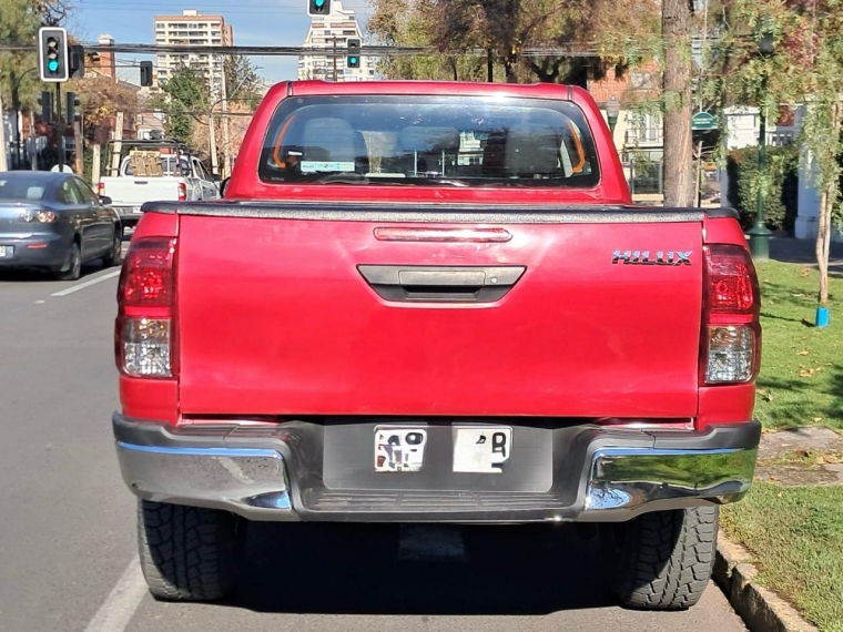 TOYOTA HILUX DX 4X4 2.4 - imagen 11