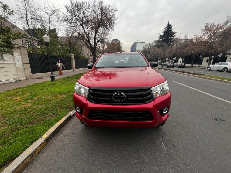 Toyota Hilux — foto 3 de 14