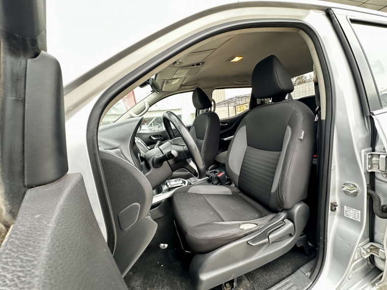 Nissan Navara Navara D Cab 4x4 2.3 At 2021 Usado en Rosselot Usados