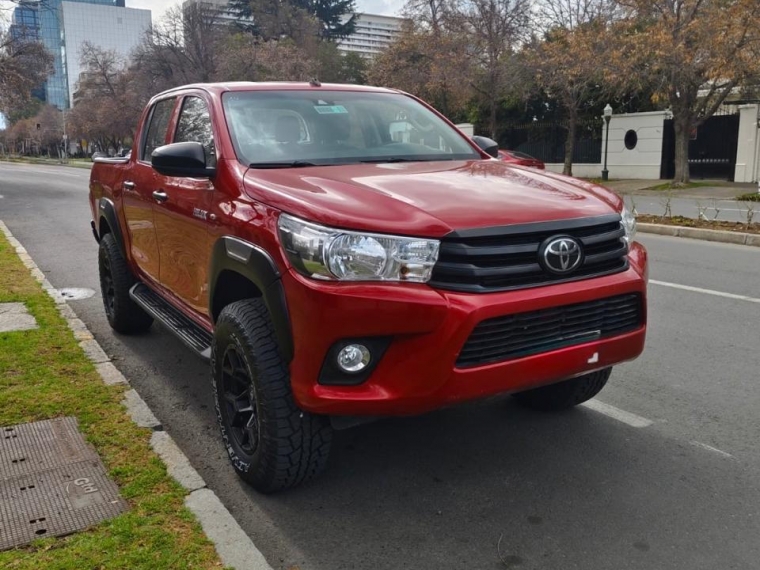 TOYOTA HILUX DX 4X4 2.4 - imagen 2