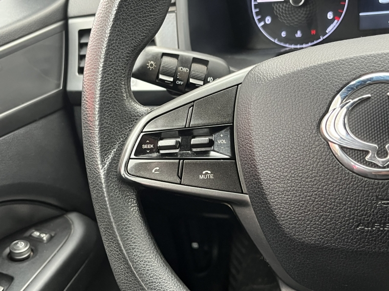 SsangYong Grand Musso — foto 18 de 24