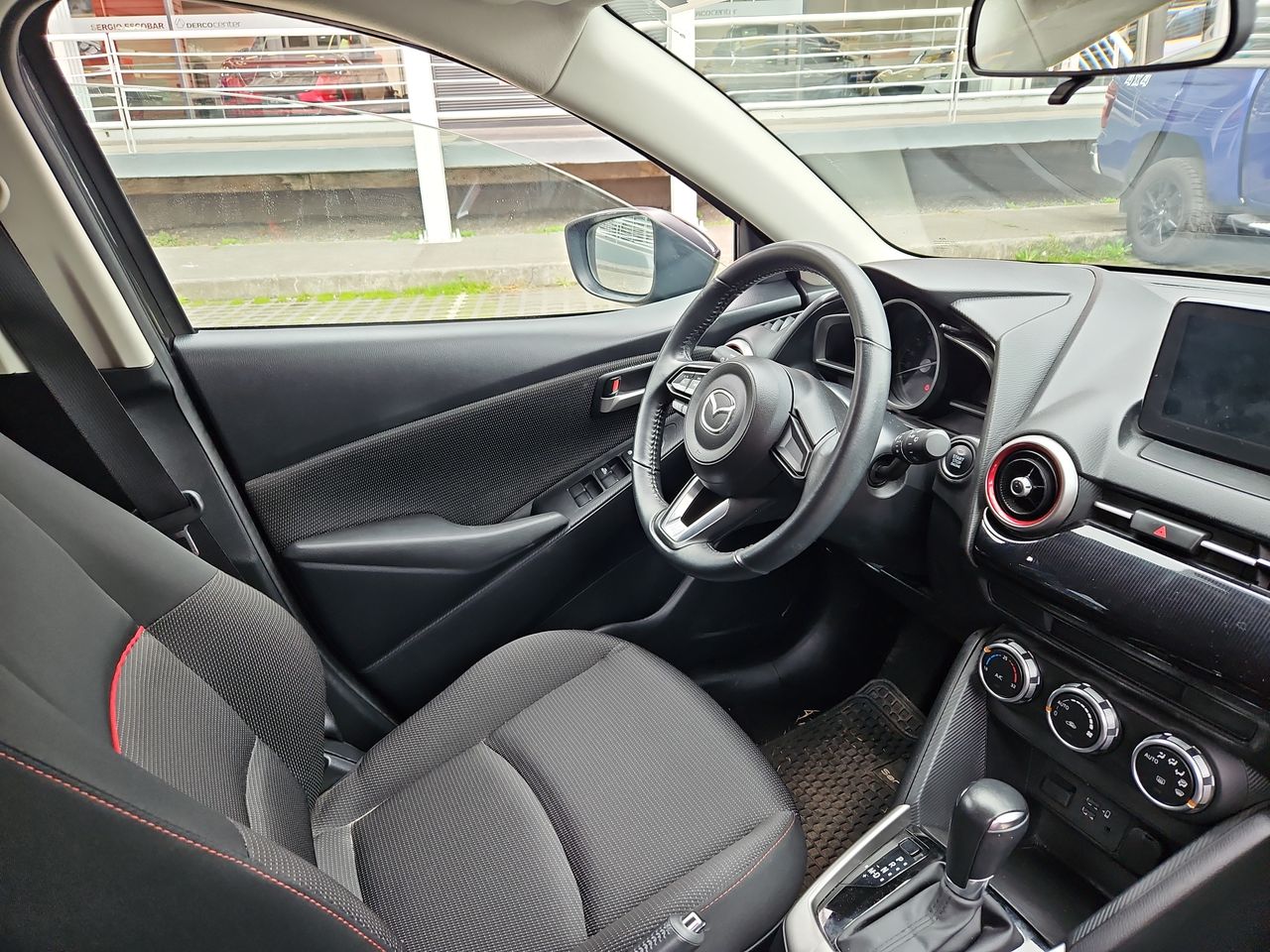 Mazda 2 2 Sport Hb 1.5  Aut. 2023 Usado  Usado en Webautos.cl