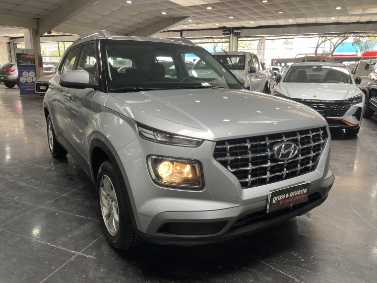 Hyundai Venue Qx 1.6l Mt Plus 2022  Usado en Grass & Arueste Usados