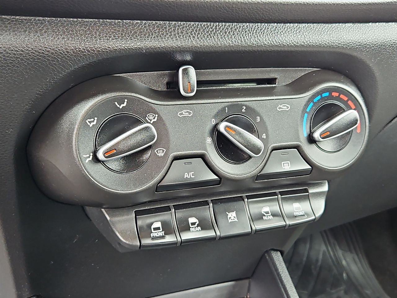 Kia Soluto Soluto Mpi 1.4 2024 Usado en Usados de Primera - Sergio Escobar