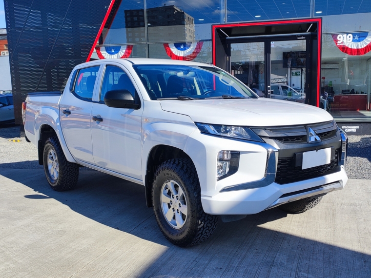 Mitsubishi L200 New L-200 Work 2.4 Cr Wf Mec 4x2 Td E5 2021  Usado en Guillermo Morales Usados