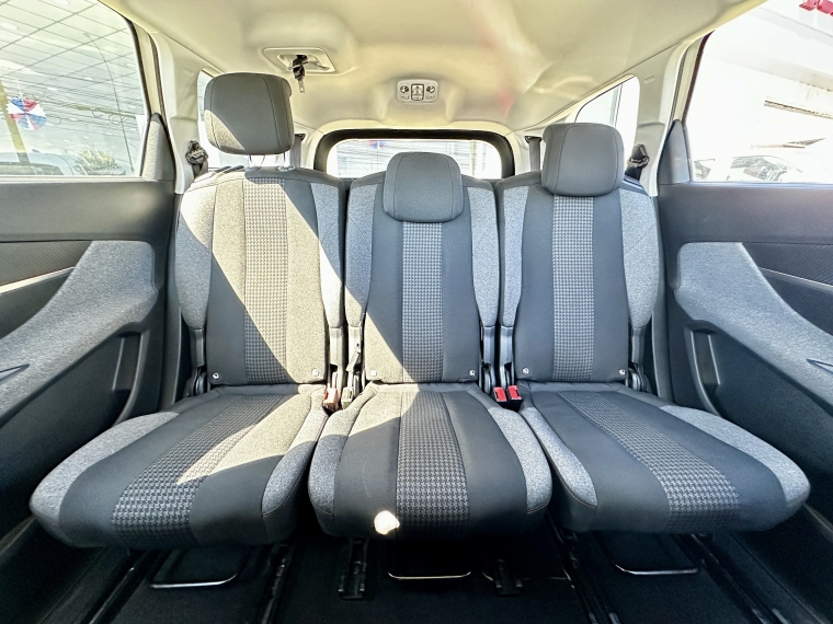 Peugeot 5008 5008 Active Bluehdi 1.5 Aut 2021 Usado en Rosselot Usados