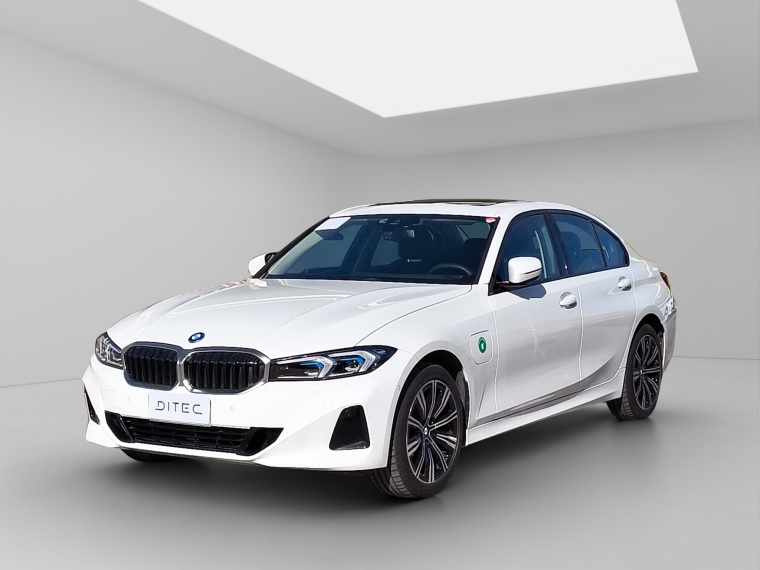 BMW 330 e Berlina Dynamic LCI II 2025