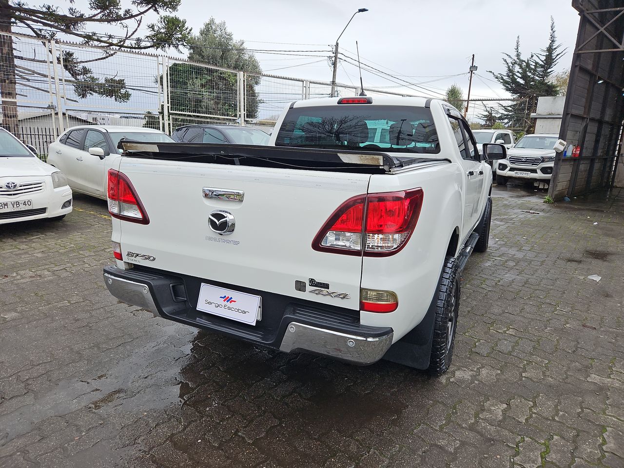 Mazda Bt-50 New Bt 50 Dcab Sdx 4x4 3.2 Aut 2021 Usado en Usados de Primera - Sergio Escobar