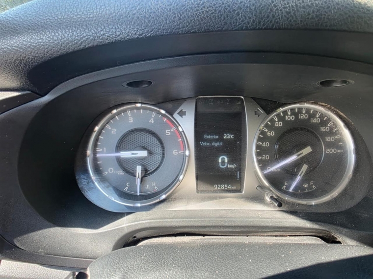 Toyota Hilux Dx 4x4 2.4 2022  Usado en Autos