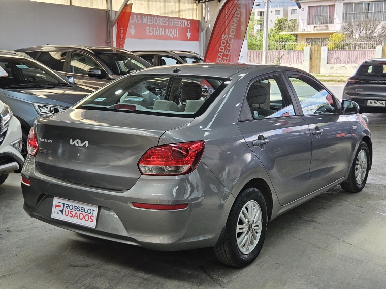 KIA Soluto — foto 5 de 17