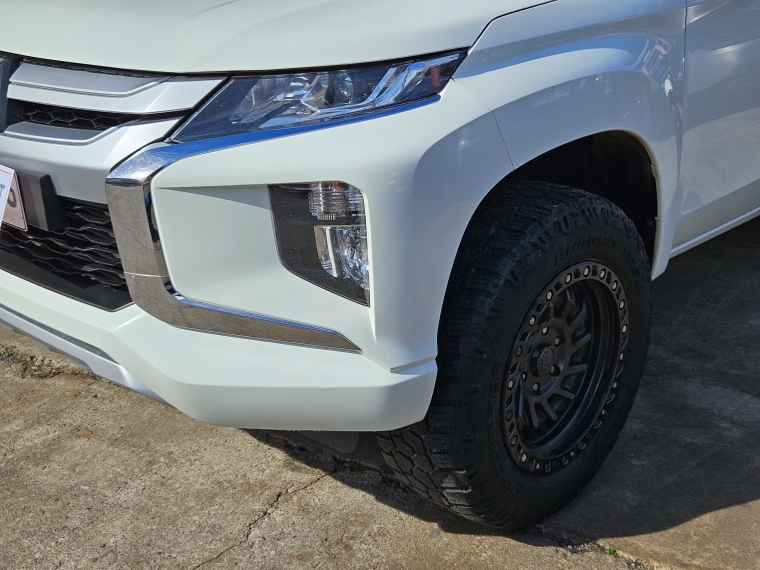 Mitsubishi L200 L200 Katana Crt 4x4 2.4 2022 Usado en Rosselot Usados