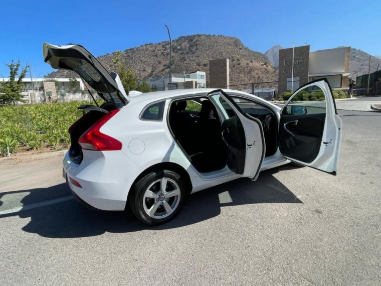 Volvo V40 Comfort Aut 2016  Usado en Automarket Chile