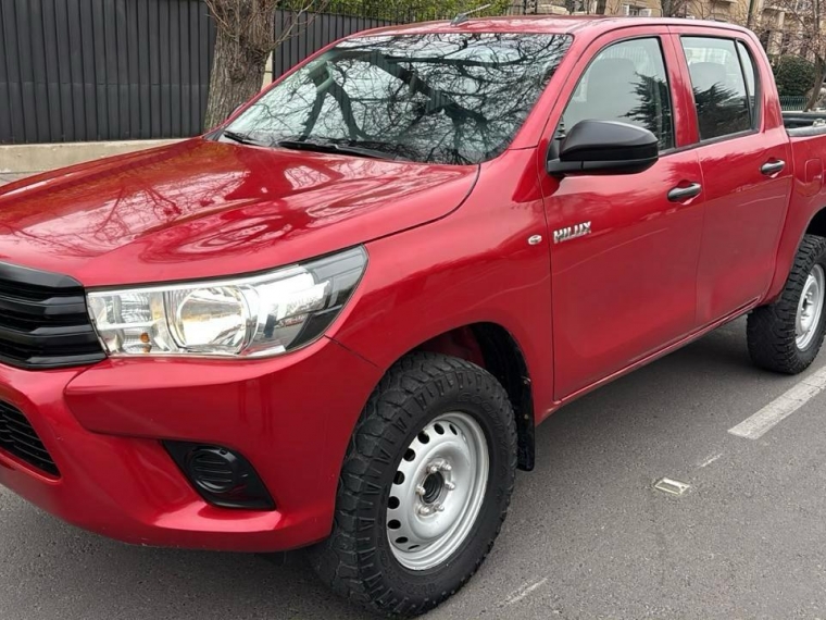 Toyota Hilux — foto 2 de 13