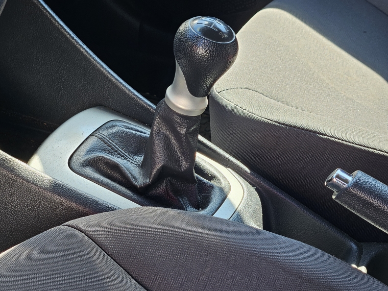 Kia Rio 5 Rio 5 Lx 1.2l 5mt Special Pack - 1817 2017 Usado en Rosselot Usados