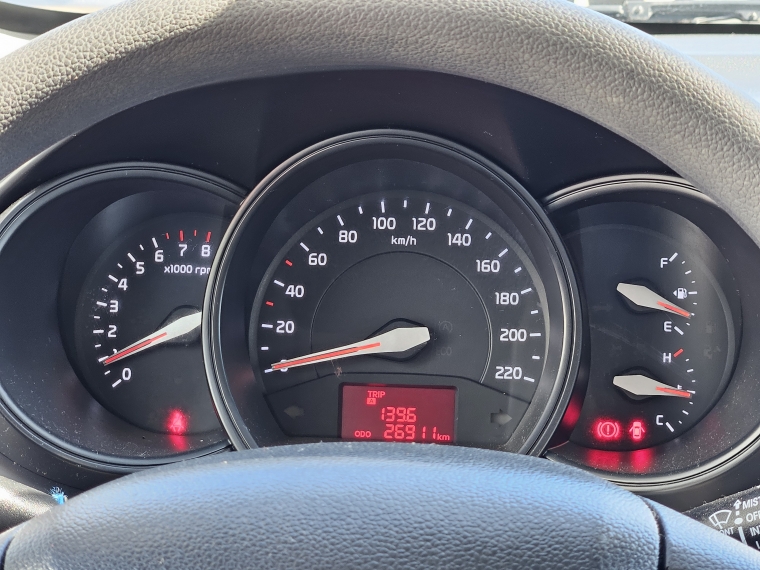 Kia Rio 5 Rio 5 Lx 1.2l 5mt Special Pack - 1817 2017 Usado en Rosselot Usados