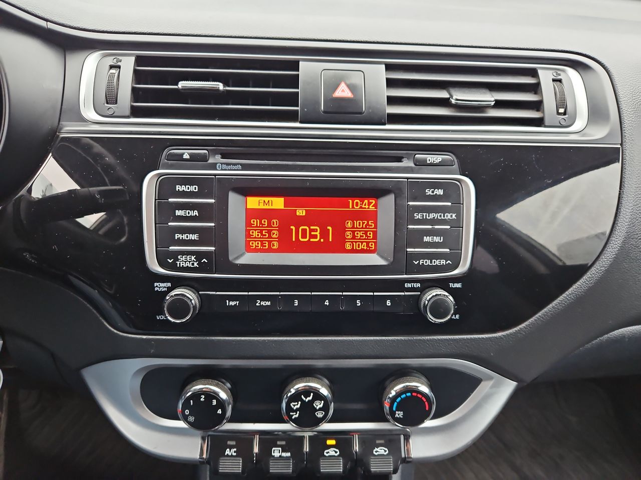 Kia Rio 5 Rio 5 Ex 1.4 2015 Usado en Usados de Primera - Sergio Escobar