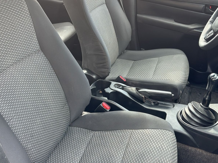 Toyota Hilux Dcab Dx 4X2 2.4Cc — foto 12 de 13