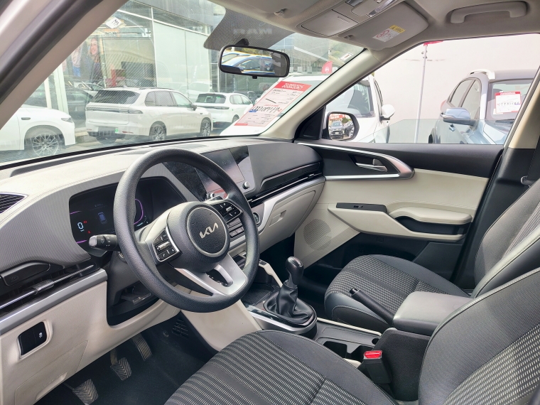 Kia Carens Carens Lx 1.5 2023 Usado en Rosselot Usados