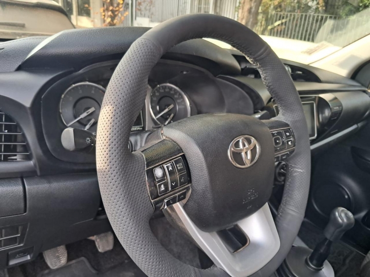 TOYOTA HILUX DX 4X2  2.4 - imagen 7