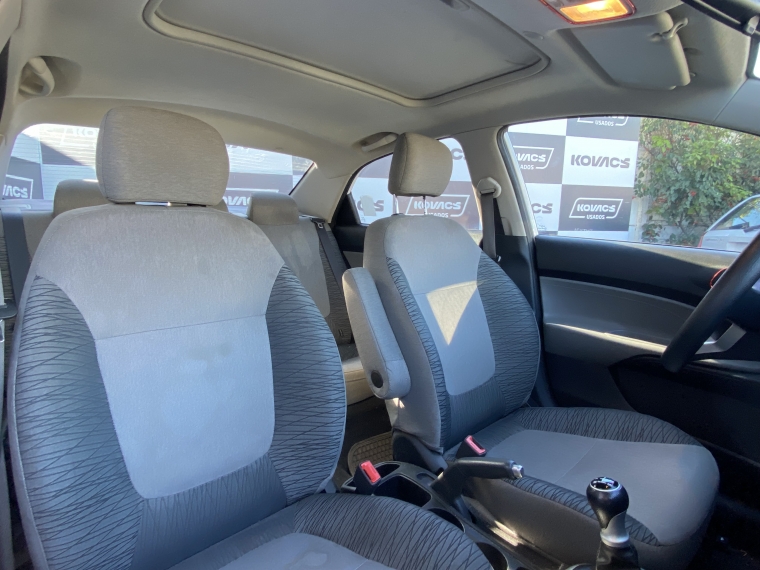 Kia Soluto Mpi 1.4 2024 Usado  Usado en Kovacs Usados