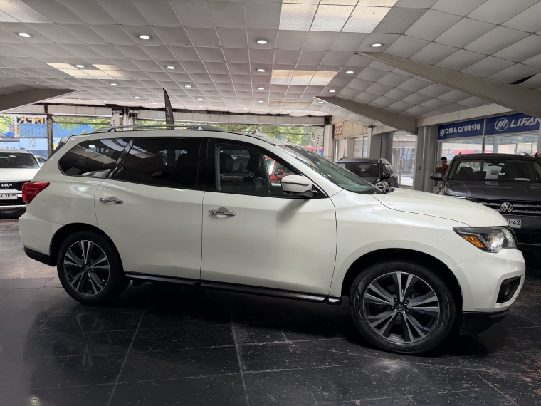 Nissan Pathfinder Advance Cvt 3.5l  2017  Usado en Grass & Arueste