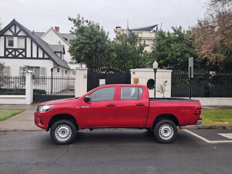 TOYOTA HILUX DX 4X2 2.4 miniatura 5