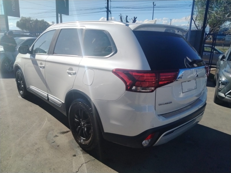Mitsubishi Outlander Cvt 2.0 Aut - 2 Corridas De Asiento. 2019 Usado  Usado en Webautos.cl