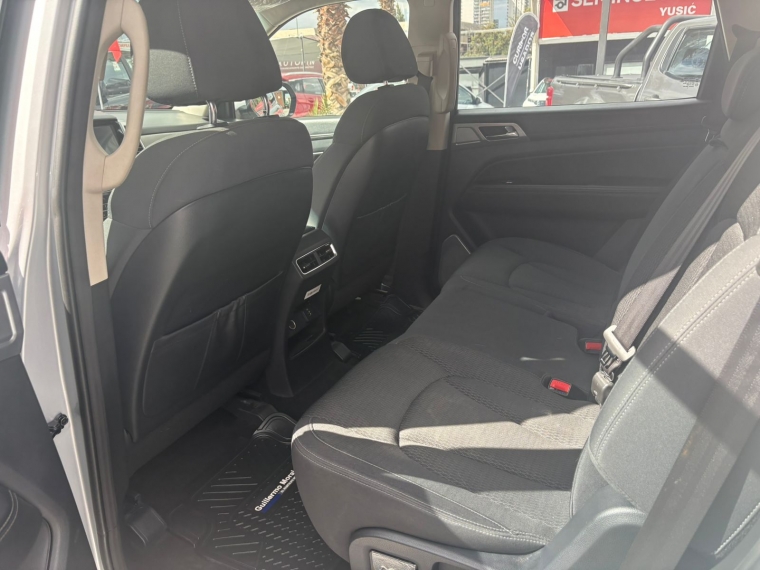 Ssangyong Rexton 2.2t Glx Diesel 6ab 8at 5p 2022 Usado  Usado en Webautos.cl