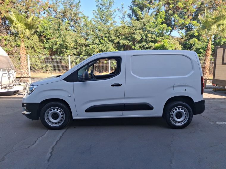 Opel Combo 1.6 Combo Td Diesel Mt 5p 2024 Usado  Usado en Webautos.cl