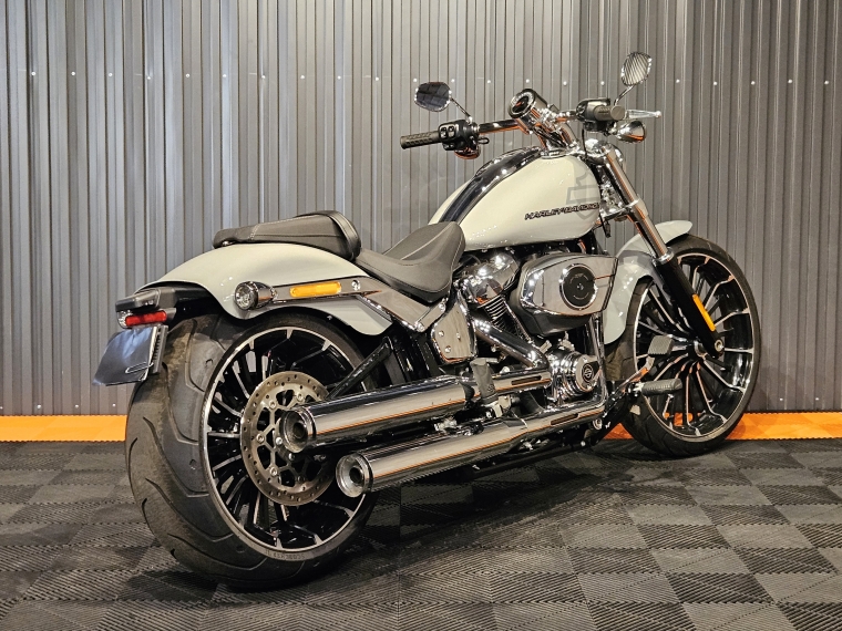 Harley-davidson Breakout . 2025 Usado en BMW Premium Selection Harley-davidson Breakout . 2025 Usado en BMW Premium Selection