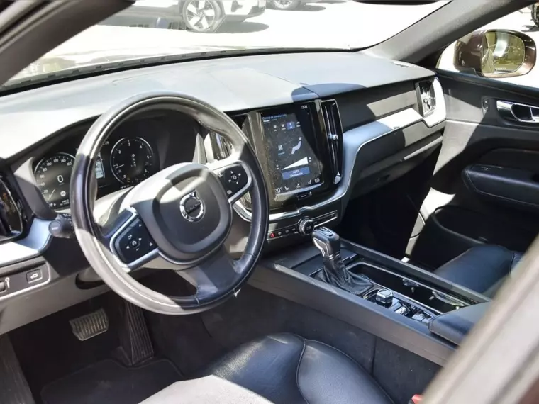 Volvo Xc60 2.0 D5 Diesel Momentum Plus Awd 2019 Usado  Usado en Webautos.cl