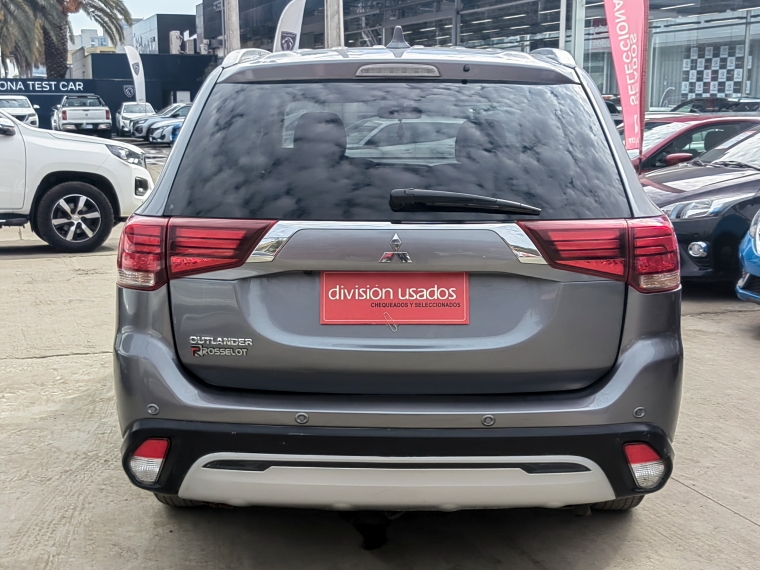 Mitsubishi Outlander Outlander Cvt 2.0 Aut 2020 Usado en Rosselot Usados